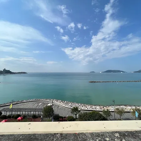 Guesthost - La Terrazza Di Shelley Panoramic Flat Lerici