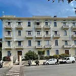 Guesthost - La Terrazza Di Shelley Panoramic Flat Apartment
