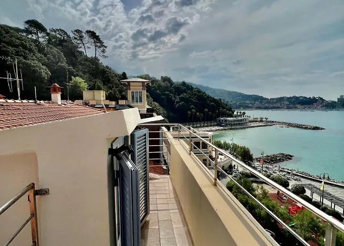 아파트 Guesthost - La Terrazza Di Shelley Panoramic Flat 레리치